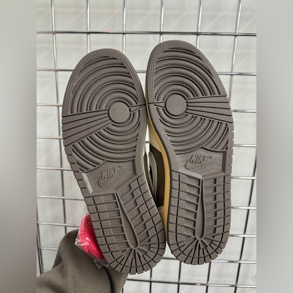 Nike Air Jordan 1 Retro Low OG SP Travis Scott Reverse Mocha Mens 9.5 - Picture 8 of 14